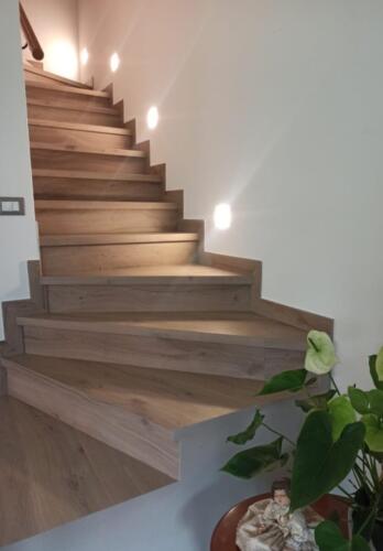 Treppe_HolzOptik